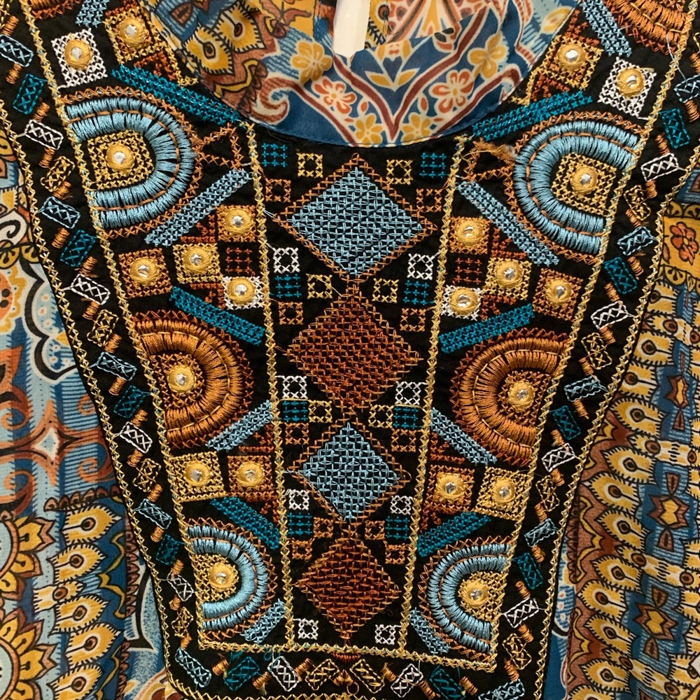 Melissa Paige Boho Patchwork Geometric Long Sleeve Large Blouse.       3184 - Picture 4 of 8